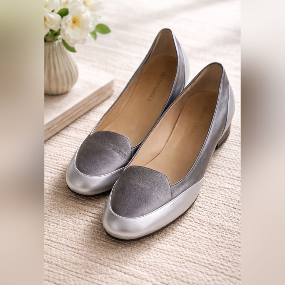Bruno Magli Elegant Silver And Pewter Leather Women's Shoes. 7-7.5 U.S.